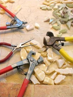 Tile nippers and small pliers