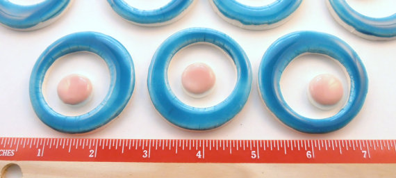 Large Caribbean blue outer circle and small glossy pink inner circle