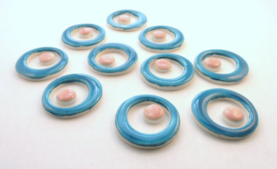 Large Caribbean blue outer circle and small glossy pink inner circle
